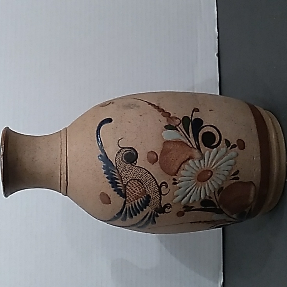 VASE EXAMPLE OF TONALA MEXICAN POTTERY